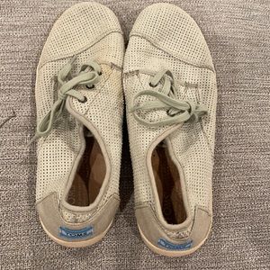 Women’s Toms Tie Shoes W9